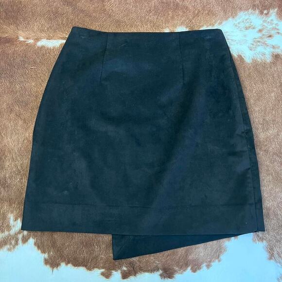 Babaton aritzia black suede skirt - Picture 2 of 5